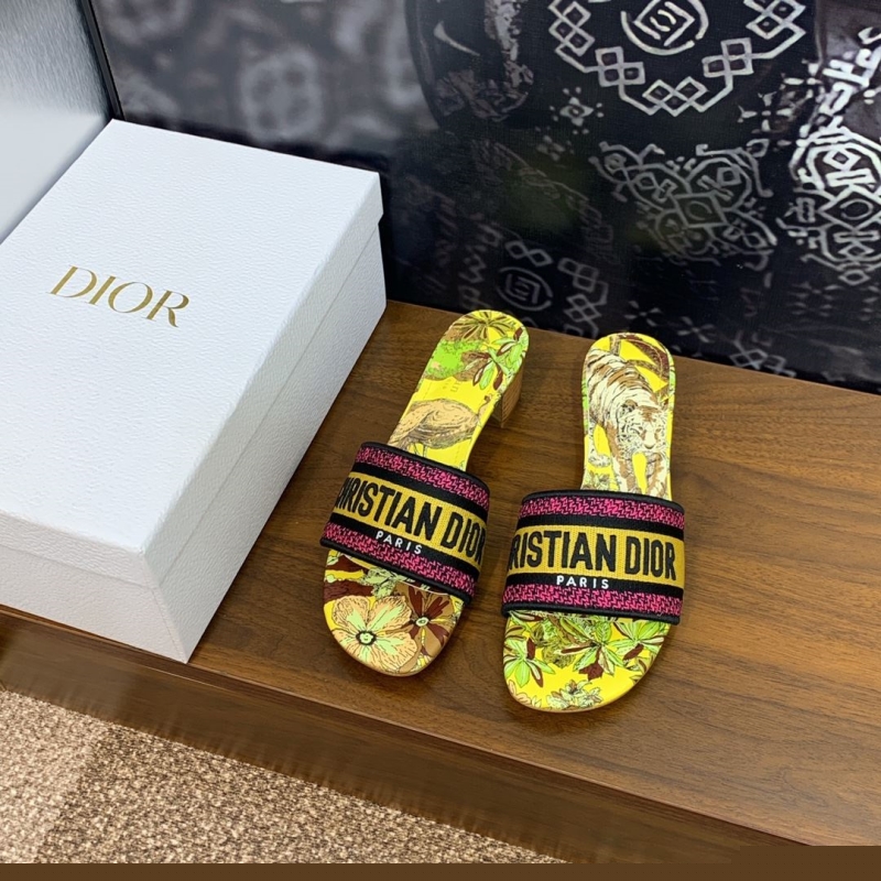ch**an D*or slippers